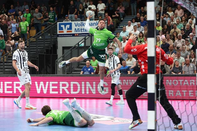 02 05 2026, xovx, Handball Daikin Handball Bundesliga, HSG Wetzlar THW Kiel v l Harald Reinkind THW Kiel , Justin Müller HSG Wetzlar , Ahmet Nafea HSG Wetzlar , Magnus Landin Jacobsen THW Kiel , Gonzalo Perez de Vargas THW Kiel Wetzlar Buderus Arena Hessen Germany EN