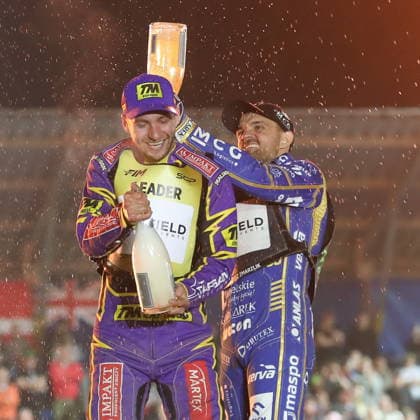 Landshut 02.05.2026. Zuzel FIM indywidualne mistrzostwa swiata na zuzlu sezon 2026 --- FIM Speedway Grand Prix season 2026 nzKacper Woryna, Bartosz Zmarzlik Fot. Kacper Staniec NEWSPIX.PL --- newspix.pl 