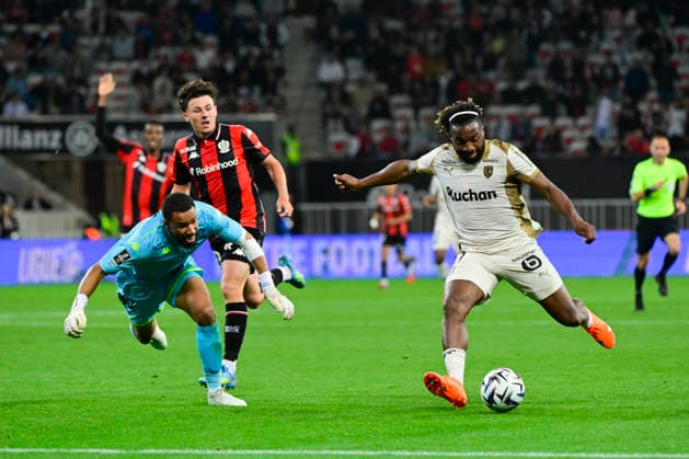 FOOTBALL : OGC Nice VS RC Lens - Ligue 1 McDonald s - 02 05 2026 Allan Saint-Maximin (RC Lens) - Ligue 1 McDonald™s match between OGC Nice and Racing Club de Lens on May 2, 2026 at the Allianz Riviera Stadium in Nice. NiceFrance  Copyright: xWilliamxCannarellax