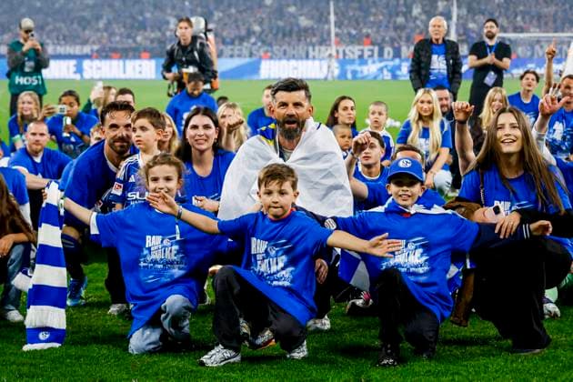 head coach Miron Muslic of FC Schalke 04 and his family looks on and celebrate winning the league title FC Schalke 04 v Fortuna Dusseldorf, 2. Bundesliga, FC Schalke 04 v Fortuna Dusseldorf, Veltins-Arena, May 2, 2026, Gelsenkirchen, Germany.