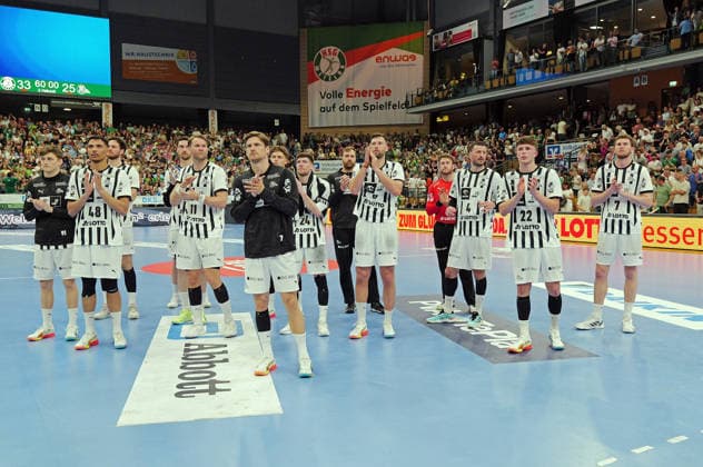 02 05 2026, xovx, Handball Daikin Handball Bundesliga, HSG Wetzlar THW Kiel Disappointed THW Kiel players after the 25 33 defeat in Wetzlar Wetzlar Buderus Arena Hessen Germany EN