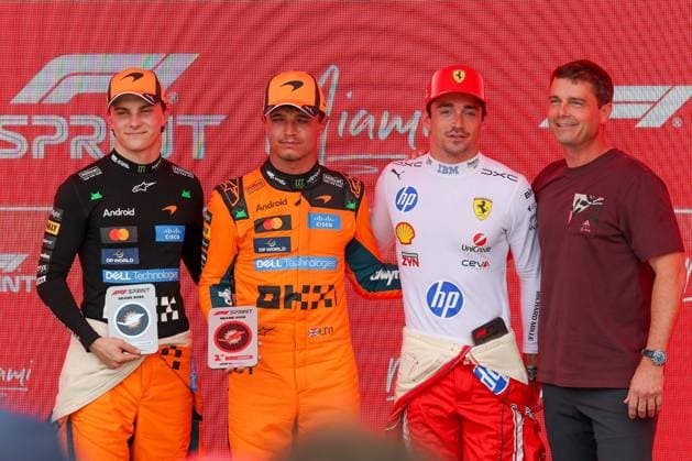 l r 2nd place, Oscar Piastri McLaren Formula 1 Team 81 , Winner, Lando Norris McLaren Formula 1 Team 1 , Charles Leclerc Scuderia Ferrari HP 16 at the Sprint Race, Grand Prix of Miami, Motorsport, Men, Formula 1, Sprint Race, 02 05 2026 Miami Florida USA Copyright: xkolbert-press ChristianxKolbertx