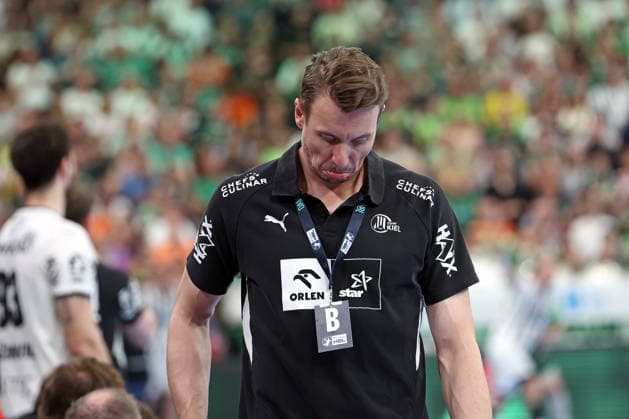 02.05.2026, xovx, Handball Daikin Handball Bundesliga, HSG Wetzlar - THW Kiel Trainer Filip Jicha (THW Kiel) enttäuscht, enttäuscht schauend nach der Niederlage in Wetzlar Wetzlar Buderus-Arena Hessen Deutschland (DE) *** 02 05 2026, xovx, Handball Daikin Handball Bundesliga, HSG Wetzlar THW Kiel coach Filip Jicha THW Kiel disappointed, looking disappointed after the defeat in Wetzlar Wetzlar Buderus Arena Hessen Germany EN