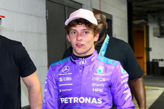 MIAMI GARDENS, FL - MAY 02: Mercedes-AMG PETRONAS driver Kimi Antonelli of Italy leaves the press conference, PK, Pressekonferenz after the qualifying in first place for the Formula 1 Crypto.com Miami Grand Prix on May 2, 2026, at Miami International Autodrome in Miami Gardens, FL. (Photo by Doug Murray Icon Sportswire) AUTO: MAY 02 F1 Miami Grand Prix EDITORIAL USE ONLY Icon796260502087