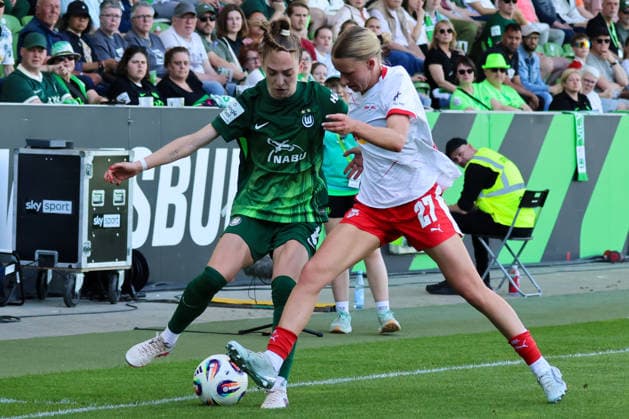 Wolfsburg, Germany 02 May 2026 1 Womens Bundesliga 24 Matchday VfL Wolfsburg vs RB Leipzig In the picture from left in the duel Sophia Kleinherne VfL and Marlene Müller Mueller RB Leipzig Copyright: HMBxMedia MadeleinexFantini