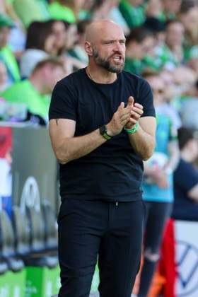 Wolfsburg, Germany 02 May 2026 1 Womens Bundesliga 24 Matchday VfL Wolfsburg vs RB Leipzig In the picture Coach Stephan Lerch VfL Copyright: HMBxMedia MadeleinexFantini
