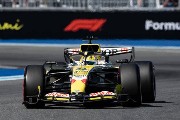 Miami, Florida, USA - May 2, 2026: Arvid Lindblad of Great Britain driving the (41) Visa Cash App Racing Bulls Formula 1 Team VCARB03 during qualifying for the Miami Grand Prix 2026 at Hard Rock Stadium in Miami, USA  Copyright: xRichardxCallis SportsxPressxPhotox Sportspressphoto_SPR140169
