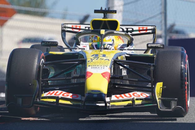 May 2, 2026, Miami Gardens, Florida, USA: Arvid Lindblad (GBR) (41) of Visa Cash App Racing Bulls Formula One Team during Qualifying for the Formula 1 Crypto.com Grand Prix at Miami International Autodrome in Miami Gardens, Florida. Miami Gardens USA - ZUMAw109 20260502_fap_w109_009 Copyright: xDebbyxWongx