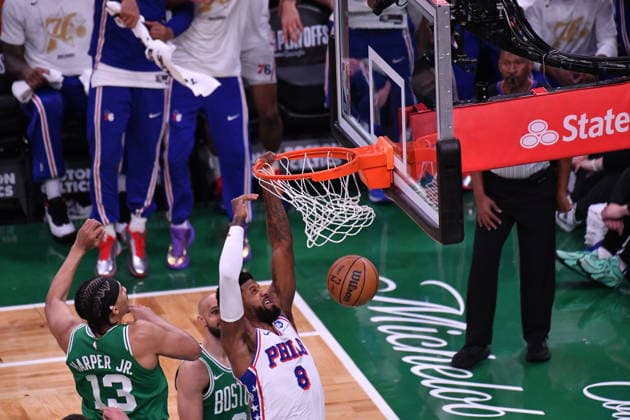 Boston Celtics v Philadelphia 76ers - NBA, Basketball Herren, USA Playoffs BOSTON, UNITED STATES - MAY 02: Paul George (8) of the Philadelphia 76ers takes a shot on net during the Game Seven of the First Round of the NBA Eastern Conference Playoffs at TD Garden in Boston, Massachusetts, on May 02, 2026. Joseph Prezioso Anadolu Massachusetts United States. Editorial use only. Please get in touch for any other usage.  Copyright: x2026xAnadoluxJosephxPreziosox
