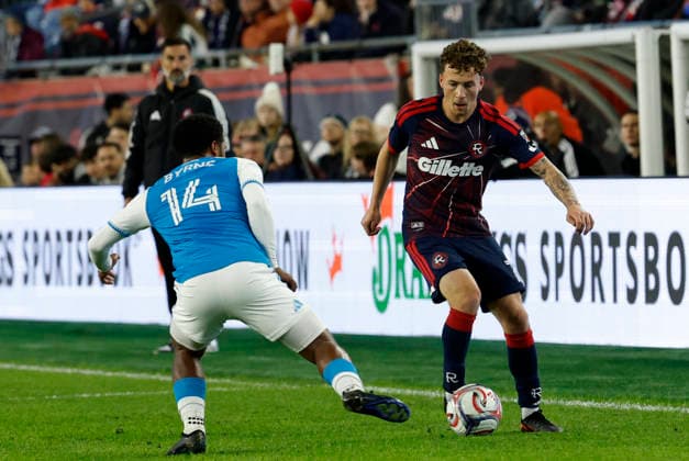 FOXBOROUGH, MA - MAY 02: Griffin Yow 7 of the New England Revolution makes a move on Nathan Byrne 14 of the Charlotte FC during a match between the New England Revolution and Charlotte FC on May 2, 2026, at Gillette Stadium in Foxborough, Massachusetts. (Photo by Fred Kfoury III Icon Sportswire) SOCCER: MAY 02 MLS, Fussball Herren, USA New England Revolution vs Charlotte FC EDITORIAL USE ONLY Icon482260502008
