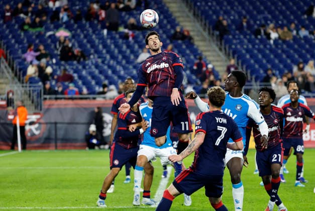 FOXBOROUGH, MA - MAY 02: Dor Turgeman 11 of the New England Revolution heads the ball away during a match between the New England Revolution and Charlotte FC on May 2, 2026, at Gillette Stadium in Foxborough, Massachusetts. (Photo by Fred Kfoury III Icon Sportswire) SOCCER: MAY 02 MLS, Fussball Herren, USA New England Revolution vs Charlotte FC EDITORIAL USE ONLY Icon482260502026