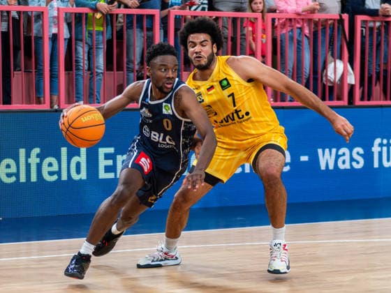 Elijah Miller Eisbaeren Bremerhaven 0 , Silas Oriane Tigers Tuebingen 07 , Tigers Tuebingen vs Eisbaeren Bremerhaven, Basketball, 2 Basketball Bundesliga ProA, Season 2025 2026, Matchday 34, 02 05 2026, Tigers Tuebingen vs Eisbaeren Bremerhaven, Basketball, 2 Basketball Bundesliga ProA, Season 2025 2026, Matchday 34, 02 05 2026 Tuebingen Copyright: xEibner-Pressefoto FlorianxSchustx EP_FSU