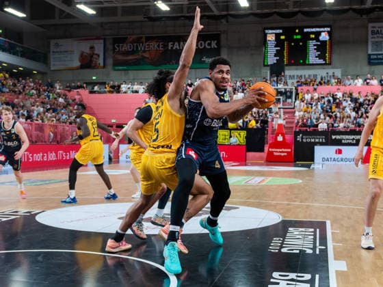 Patrick Emilien Tigers Tuebingen 15 , Jordan Samare Eisbaeren Bremerhaven 4 , Tigers Tuebingen vs Eisbaeren Bremerhaven, Basketball, 2 Basketball Bundesliga ProA, Season 2025 2026, Matchday 34, 02 05 2026, Tigers Tuebingen vs Eisbaeren Bremerhaven, Basketball, 2 Basketball Bundesliga ProA, Season 2025 2026, Matchday 34, 02 05 2026 Tuebingen Copyright: xEibner-Pressefoto FlorianxSchustx EP_FSU