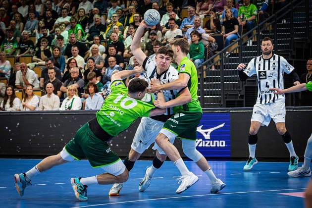 02 05 2026, xovx, Handball Daikin Handball Bundesliga, HSG Wetzlar THW Kiel v l Josip Simic HSG Wetzlar , Rasmus Ankermann THW Kiel , Niklas Theiß HSG Wetzlar , Domagoj Duvnjak THW Kiel Wetzlar Buderus Arena Hessen Germany EN
