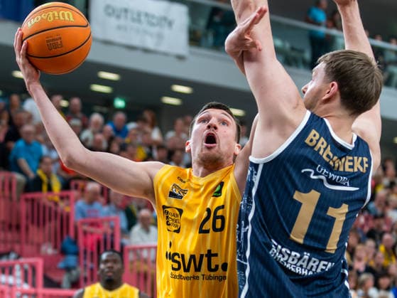 Till Joenke Tigers Tuebingen 26 , Lorenz Brenneke Eisbaeren Bremerhaven 11 , Tigers Tuebingen vs Eisbaeren Bremerhaven, Basketball, 2 Basketball Bundesliga ProA, Season 2025 2026, Matchday 34, 02 05 2026, Tigers Tuebingen vs Eisbaeren Bremerhaven, Basketball, 2 Basketball Bundesliga ProA, Season 2025 2026, Matchday 34, 02 05 2026 Tuebingen Copyright: xEibner-Pressefoto FlorianxSchustx EP_FSU