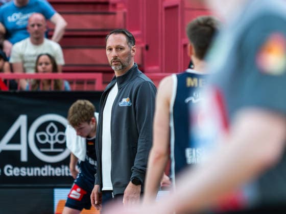 Steven Esterkamp Eisbaeren Bremerhaven Headcoach , Tigers Tuebingen vs Eisbaeren Bremerhaven, Basketball, 2 Basketball Bundesliga ProA, Season 2025 2026, Matchday 34, 02 05 2026, Tigers Tuebingen vs Eisbaeren Bremerhaven, Basketball, 2 Basketball Bundesliga ProA, Season 2025 2026, Matchday 34, 02 05 2026 Tuebingen Copyright: xEibner-Pressefoto FlorianxSchustx EP_FSU