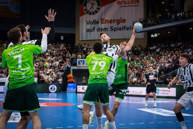 02 05 2026, xovx, Handball Daikin Handball Bundesliga, HSG Wetzlar THW Kiel v l Dominik Mappes HSG Wetzlar , Veron Nacinovic THW Kiel , Ahmet Nafea HSG Wetzlar , Harald Reinkind THW Kiel , Josip Simic HSG Wetzlar , Rasmus Ankermann THW Kiel Wetzlar Buderus Arena Hessen Germany EN