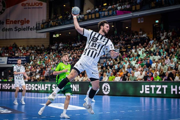 02 05 2026, xovx, Handball Daikin Handball Bundesliga, HSG Wetzlar THW Kiel v l Niklas Theiß HSG Wetzlar , Veron Nacinovic THW Kiel Wetzlar Buderus Arena Hessen Germany EN