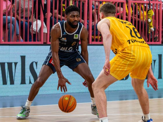 Carlos Carter Eisbaeren Bremerhaven 6 , Till Joenke Tigers Tuebingen 26 , Tigers Tuebingen vs Eisbaeren Bremerhaven, Basketball, 2 Basketball Bundesliga ProA, Season 2025 2026, Matchday 34, 02 05 2026, Tigers Tuebingen vs Eisbaeren Bremerhaven, Basketball, 2 Basketball Bundesliga ProA, Season 2025 2026, Matchday 34, 02 05 2026 Tuebingen Copyright: xEibner-Pressefoto FlorianxSchustx EP_FSU