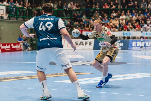 Aron Seesing Bergischer HC, 49 stands in the way of Jonathan Edvardsson TSV Hannover Burgdorf, 26 Bergischer HC vs TSV Hannover Burgdorf, Handball, Daikin 1 HBL, Matchday 30, Season 2025 26, 02 04 2026, Bergischer HC vs TSV Hannover Burgdorf, Handball, Daikin 1 HBL, Matchday 30, Season 2025 26, 02 04 2026 Wuppertal Copyright: xEibner-Pressefoto LukasxBaldygax EP_LBA