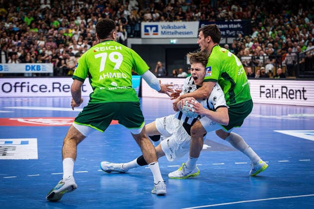 02 05 2026, xovx, Handball Daikin Handball Bundesliga, HSG Wetzlar THW Kiel v l Ahmet Nafea HSG Wetzlar , Johan Hinrich Rohwer THW Kiel , Jona Schoch HSG Wetzlar Wetzlar Buderus Arena Hessen Germany EN