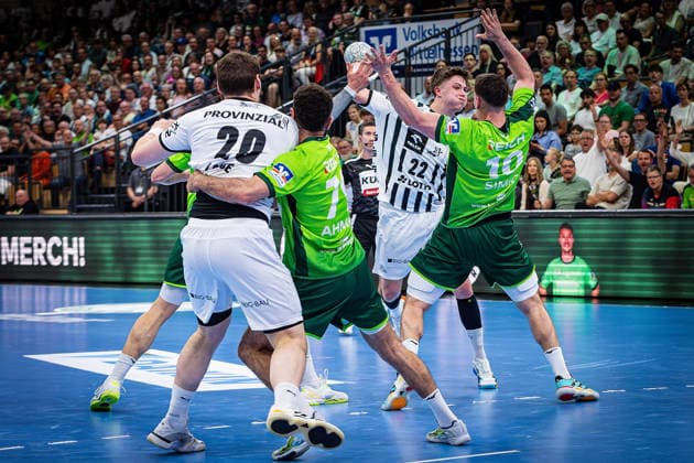 02 05 2026, xovx, Handball Daikin Handball Bundesliga, HSG Wetzlar THW Kiel v l Lukas Laube THW Kiel , Ahmet Nafea HSG Wetzlar , Rasmus Ankermann THW Kiel , Josip Simic HSG Wetzlar Wetzlar Buderus Arena Hessen Germany EN