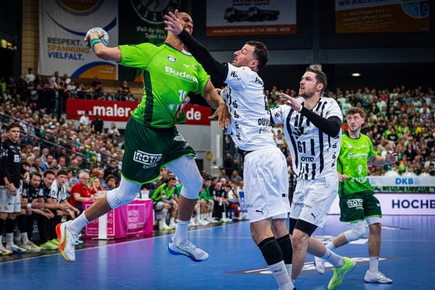 02 05 2026, xovx, Handball Daikin Handball Bundesliga, HSG Wetzlar THW Kiel v l Philipp Ahouansou HSG Wetzlar , Domagoj Duvnjak THW Kiel , Hendrik Pekeler THW Kiel , Niklas Theiß HSG Wetzlar Wetzlar Buderus Arena Hessen Germany EN