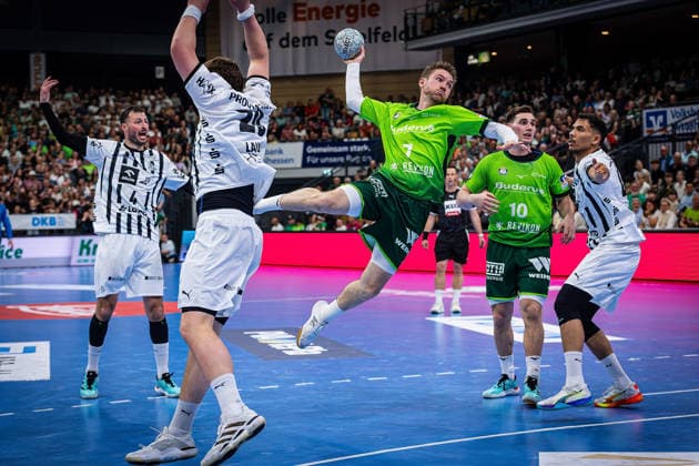 02 05 2026, xovx, Handball Daikin Handball Bundesliga, HSG Wetzlar THW Kiel v l Domagoj Duvnjak THW Kiel , Lukas Laube THW Kiel , Dominik Mappes HSG Wetzlar , Josip Simic HSG Wetzlar , Mohab Mohamed Saeed Abdelhak THW Kiel Wetzlar Buderus Arena Hessen Germany EN