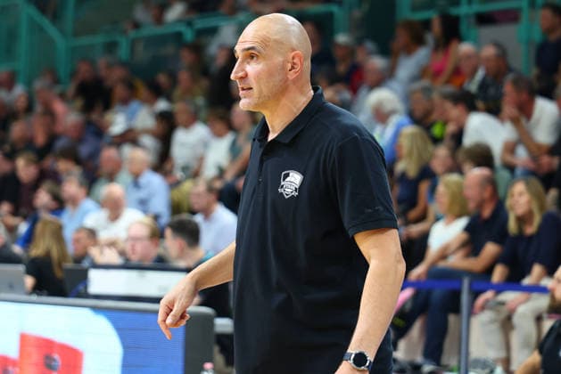 34 matchday of the Basketball 2 Bundesliga ProA in the Oberfrankenhalle in Bayreuth Season 2025 2026 BBC Bayreuth against VfL SparkassenStars Bochum Petar Topalski VfL SparkassenStars Bochum Coach
