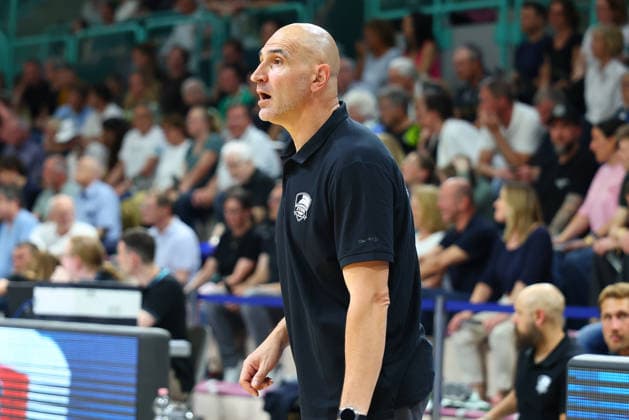 34 matchday of the Basketball 2 Bundesliga ProA in the Oberfrankenhalle in Bayreuth Season 2025 2026 BBC Bayreuth against VfL SparkassenStars Bochum Petar Topalski VfL SparkassenStars Bochum Coach