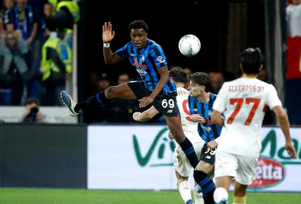 BERGAMO, ITALY - MAY 2: Honest Ahanor of Atalanta BC heads the ball ,during the Serie A match between Atalanta BC and Genoa CFC at New Balance Stadium on May 2, 2026 in Bergamo, Italy.  Copyright: xMBxMediax