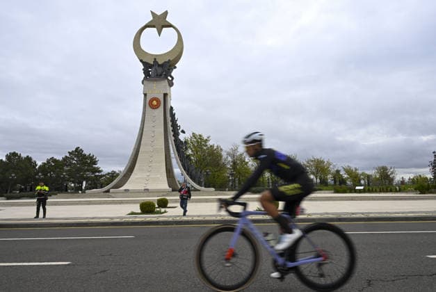 61st Presidential Cycling Tour of Turkiye ANKARA, TURKIYE - MAY 3: Cyclists warm up ahead of the eighth stage of the Presidential Cycling Tour of Turkiye 2026 (TUR 2026) on the Ankara-Ankara route in Ankara, Turkiye, on May 3, 2026. The race, held for the 61st time, is included in the Union Cycliste Internationale (UCI) Europe Tour calendar and is Turkiye’s only event in the ProSeries category. Utku Ucrak Anadolu Ankara Turkey. Editorial use only. Please get in touch for any other usage.  Copyright: x2026xAnadoluxUtkuxUcrakx