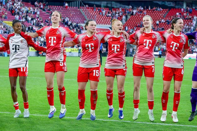 02 05 2026, xsscx, Women Football, 1 FC Köln Werder Bremen, 1 Soccer Bundesliga, 24 Matchday, RheinEnergie Stadion, Season 2025 2026 The 1 FC Köln team celebrates their victory to 3 0 with Lydia Andrade 1 FC Köln 17 , Celina Degen 1 FC Köln 5 , Amelie Bohnen 1 FC Köln 15 , Laura Vogt 1 FC Köln 8 , Anna Lena Stolze 1 FC Köln 7 , Sara Agrez 1 FC Köln 4 DFB regulations prohibit any use of photographs as image sequences and or quasi video Photo xSandraxScherningxPressefotoKochx Nordrhein Westfalen Germany