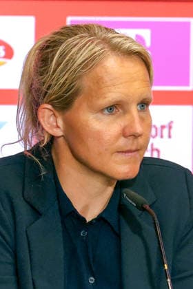 02 05 2026, xsscx, Frauen Fussball, 1 FC Köln Werder Bremen, 1 Fussball Bundesliga, 24 Spieltag, RheinEnergie Stadion, Saison 2025 2026 Friederike Kromp Cheftrainerin Werder Bremen DFB regulations prohibit any use of photographs as image sequences and or quasi video Photo xSandraxScherningxPressefotoKochx Nordrhein Westfalen Germany