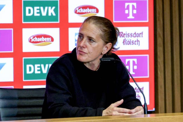02 05 2026, xsscx, Women Football, 1 FC Köln Werder Bremen, 1 Soccer Bundesliga, 24 Matchday, RheinEnergie Stadion, Season 2025 2026 Britta Carlson 1 FC Köln Head Coach DFB regulations prohibit any use of photographs as image sequences and or quasi video Photo xSandraxScherningxPressefotoKochx Nordrhein Westfalen Germany
