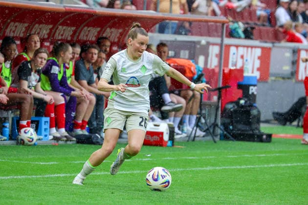 02 05 2026, xsscx, Frauen Fussball, 1 FC Köln Werder Bremen, 1 Fussball Bundesliga, 24 Spieltag, RheinEnergie Stadion, Saison 2025 2026 Sarah Ernst Werder Bremen 26 DFB regulations prohibit any use of photographs as image sequences and or quasi video Photo xSandraxScherningxPressefotoKochx Nordrhein Westfalen Germany