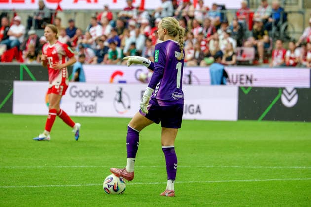 02 05 2026, xsscx, Frauen Fussball, 1 FC Köln Werder Bremen, 1 Fussball Bundesliga, 24 Spieltag, RheinEnergie Stadion, Saison 2025 2026 Lisa Schmitz 1 FC Köln 1 DFB regulations prohibit any use of photographs as image sequences and or quasi video Photo xSandraxScherningxPressefotoKochx Nordrhein Westfalen Germany