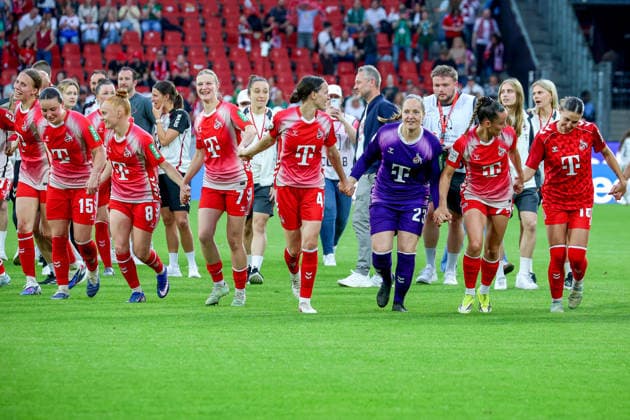 02 05 2026, xsscx, Women Football, 1 FC Köln Werder Bremen, 1 Soccer Bundesliga, 24 Matchday, RheinEnergie Stadion, Season 2025 2026 The 1 FC Köln team celebrates their victory to 3 0 with Amelie Bohnen 1 FC Köln 15 , Laura Vogt 1 FC Köln 8 , Anna Lena Stolze 1 FC Köln 7 , Sara Agrez 1 FC Köln 4 , Aurora Mikalsen 1 FC Köln 23 , Vanessa Leimenstoll 1 FC Köln 29 , Zö Hasenauer 1 FC Köln 16 DFB regulations prohibit any use of photographs as image sequences and or quasi video Photo xSandraxScherningxPressefotoKochx Nordrhein Westfalen Germany