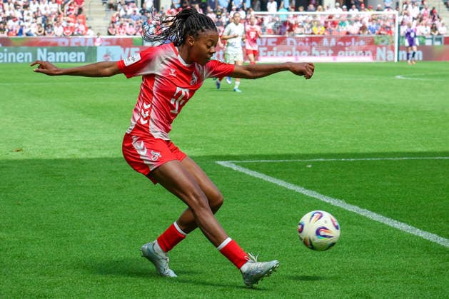 02 05 2026, xsscx, Frauen Fussball, 1 FC Köln Werder Bremen, 1 Fussball Bundesliga, 24 Spieltag, RheinEnergie Stadion, Saison 2025 2026 Lydia Andrade 1 FC Köln 17 beim Torschuss DFB regulations prohibit any use of photographs as image sequences and or quasi video Photo xSandraxScherningxPressefotoKochx Nordrhein Westfalen Germany