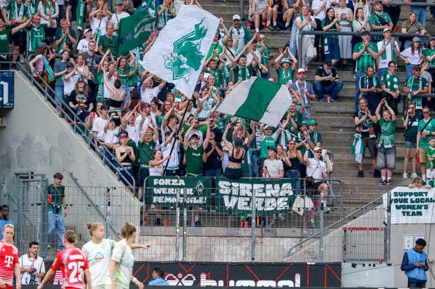 02 05 2026, xsscx, Frauen Fussball, 1 FC Köln Werder Bremen, 1 Fussball Bundesliga, 24 Spieltag, RheinEnergie Stadion, Saison 2025 2026 Fans of Werder Bremen in der Gästekurve DFB regulations prohibit any use of photographs as image sequences and or quasi video Photo xSandraxScherningxPressefotoKochx Nordrhein Westfalen Germany