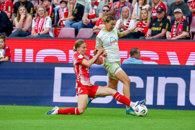 02 05 2026, xsscx, Frauen Fussball, 1 FC Köln Werder Bremen, 1 Fussball Bundesliga, 24 Spieltag, RheinEnergie Stadion, Saison 2025 2026 Celina Degen 1 FC Köln 5 im Zweikampf gegen Larissa Mühlhaus Werder Bremen 7 DFB regulations prohibit any use of photographs as image sequences and or quasi video Photo xSandraxScherningxPressefotoKochx Nordrhein Westfalen Germany