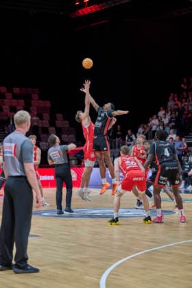 Barmer, BBL2, Nürnberg Falcons BC vs SBB Baskets Wolmirstedt BBL2, Nürnberg Falcons BC vs SBB Baskets Wolmirstedt Nürnberg KIA Metropol Arena Bayern Germany Copyright: xAmerican-Football.Network,x30nullvierxPhotographie,xGerhardxLehnerx