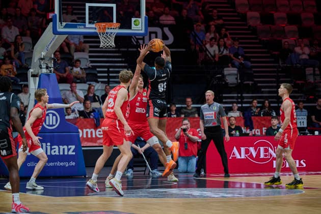 Barmer, BBL2, Nürnberg Falcons BC vs SBB Baskets Wolmirstedt BBL2, Nürnberg Falcons BC vs SBB Baskets Wolmirstedt Nürnberg KIA Metropol Arena Bayern Germany Copyright: xAmerican-Football.Network,x30nullvierxPhotographie,xGerhardxLehnerx