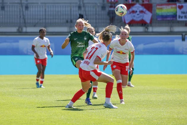 02 05 2026, xgrfx, Soccer Google Pixel Women Bundesliga, VfL Wolfsburg RB Leipzig v l Ella Peddemors VfL Wolfsburg , Marlene Müller RB Leipzig DFL DFB REGULATIONS PROHIBIT ANY USE OF PHOTOGRAPHS as IMAGE SEQUENCES and or QUASI VIDEO Wolfsburg