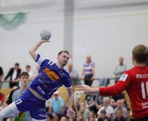 Germany Kelkheim Münster 02 05 2026 Handball Hessen 3 Liga Staffel Süd West Herren 2025 2026 27 Matchday TSG Münster blue HLZ Friesenheim Hochdorf II gray v l Kenneth Fuhrig TSG MÜNSTER Nr 17 Sport TSG Münster HLZ Friesenheim Hochdorf II