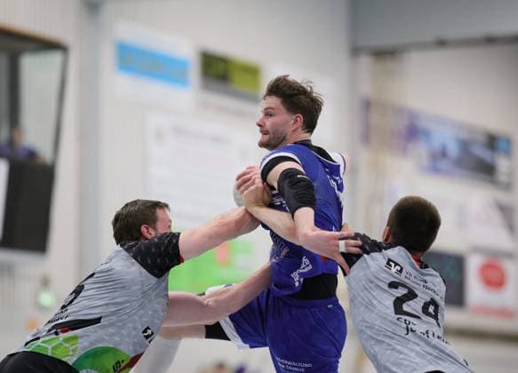 Germany Kelkheim Münster 02 05 2026 Handball Hessen 3 Liga Staffel Süd Herren 2025 2026 27 Matchday TSG Münster blue HLZ Friesenheim Hochdorf II gray f l Alexander Bender FRIESENHEIM II Nr 15 , Jonas Schneider TSG MÜNSTER Nr 5 , Niclas Josten FRIESENHEIM II Nr 24 Sport TSG Münster HLZ Friesenheim Hochdorf II