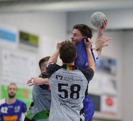 Germany Kelkheim Münster 02 05 2026 Handball Hessen 3 Liga Staffel Süd Herren 2025 2026 27 Matchday TSG Münster blue HLZ Friesenheim Hochdorf II gray f l Lars Hannes FRIESENHEIM II Nr 7 , Felix Köser FRIESENHEIM II Nr 58 , Jonas Schneider TSG MÜNSTER Nr 5 Sport TSG Münster HLZ Friesenheim Hochdorf II