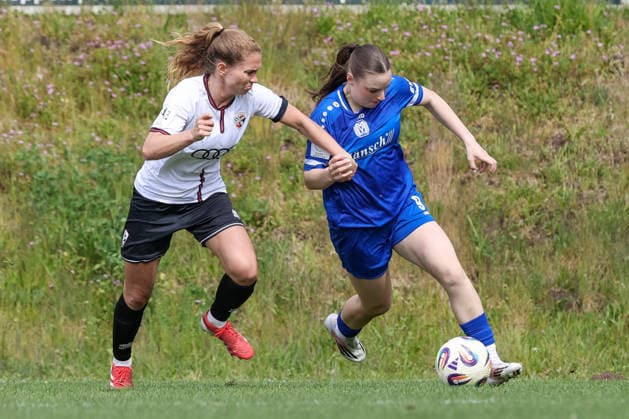 from left Leonie Haberäcker FC Ingolstadt, 27 and Marleen Kropp SV Meppen, 9 in a duel, dynamic, action, action, game scene, THE DFB REGULATIONS PROHIBIT ANY USE OF PHOTOGRAPHS AS IMAGE SEQUENCES AND OR QUASI VIDEO , 03 05 2026, Meppen Germany , Football, 2 Womens Bundesliga, SV Meppen FC Ingolstadt 04 xobx