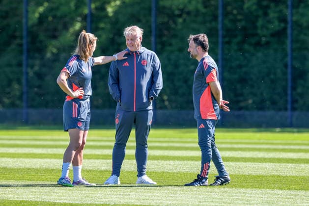 Jose Barcala FC Bayern Muenchen, Head Coach with Kjetil Lone FC Bayern Muenchen, Co Coach and Clara Schoene FC Bayern Muenchen, Co Coach at training, GER, Official final training FC Bayern Muenchen, Football, UEFA Womens Champions League, semi-final, second leg, 2025 2026 season, 02 05 2026, GER, Official final training FC Bayern Muenchen, Football, UEFA Womens Champions League, semi-final, second leg, 2025 2026 season, 02 05 2026 Muenchen Copyright: xEibner-Pressefoto JennixMaulx EP_JML