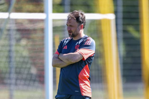 Jose Barcala FC Bayern Muenchen, Head coach at training, GER, Official final training FC Bayern Muenchen, Football, UEFA Womens Champions League, Semi-final, second leg, 2025 2026 season, 02 05 2026, GER, Official final training FC Bayern Muenchen, Football, UEFA Womens Champions League, Semi-final, second leg, 2025 2026 season, 02 05 2026 Muenchen Copyright: xEibner-Pressefoto JennixMaulx EP_JML